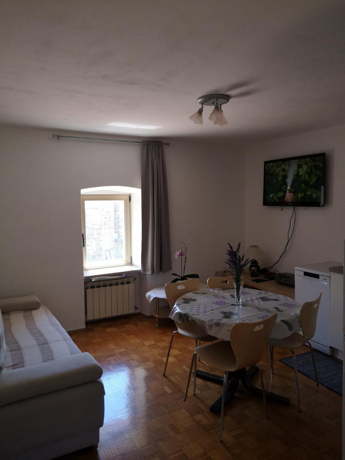 Apartma Ester Apartment *